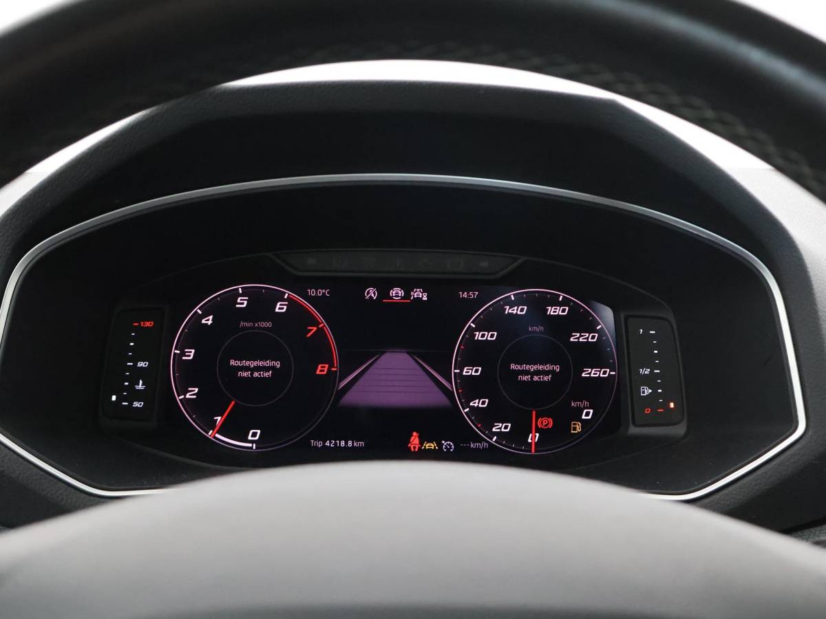 SEAT Tarraco SEAT Tarraco 1.5 TSI 150 PK STYLE LIMITED + TREKHAAK | ALL SEASON BANDEN | LED | CAMERA