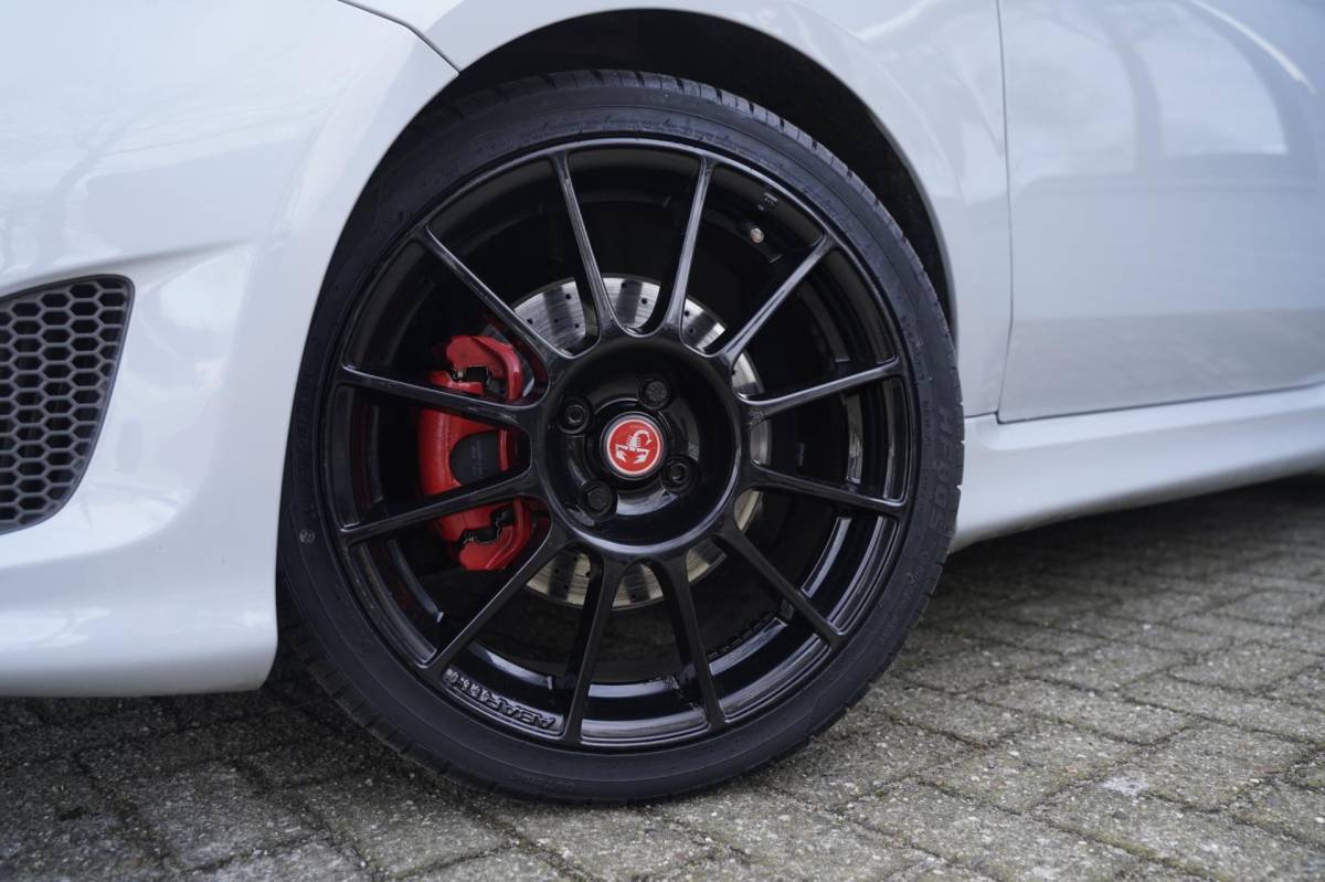 Fiat 500 Fiat 500 1.4 T-Jet Abarth 595 Turismo 160pk, Handbak, Leder