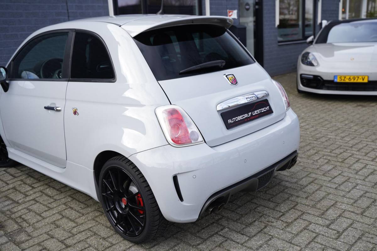 Fiat 500 Fiat 500 1.4 T-Jet Abarth 595 Turismo 160pk, Handbak, Leder