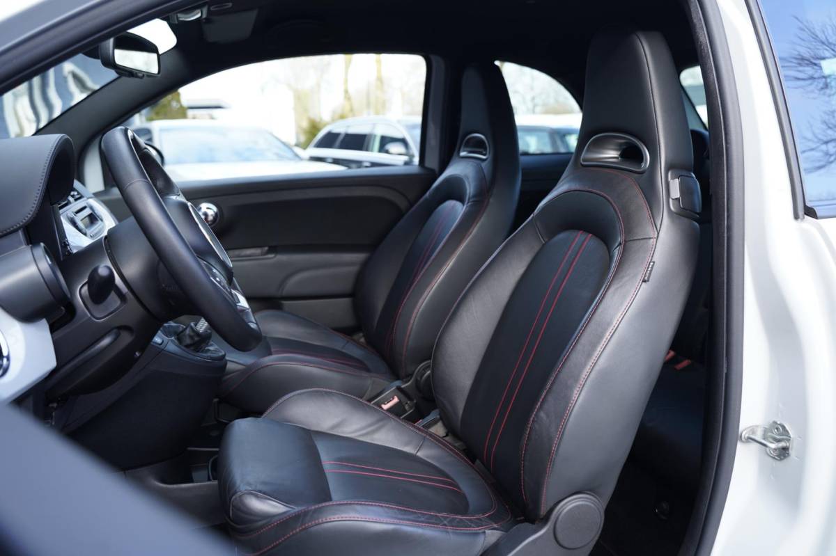 Fiat 500 Fiat 500 1.4 T-Jet Abarth 595 Turismo 160pk, Handbak, Leder