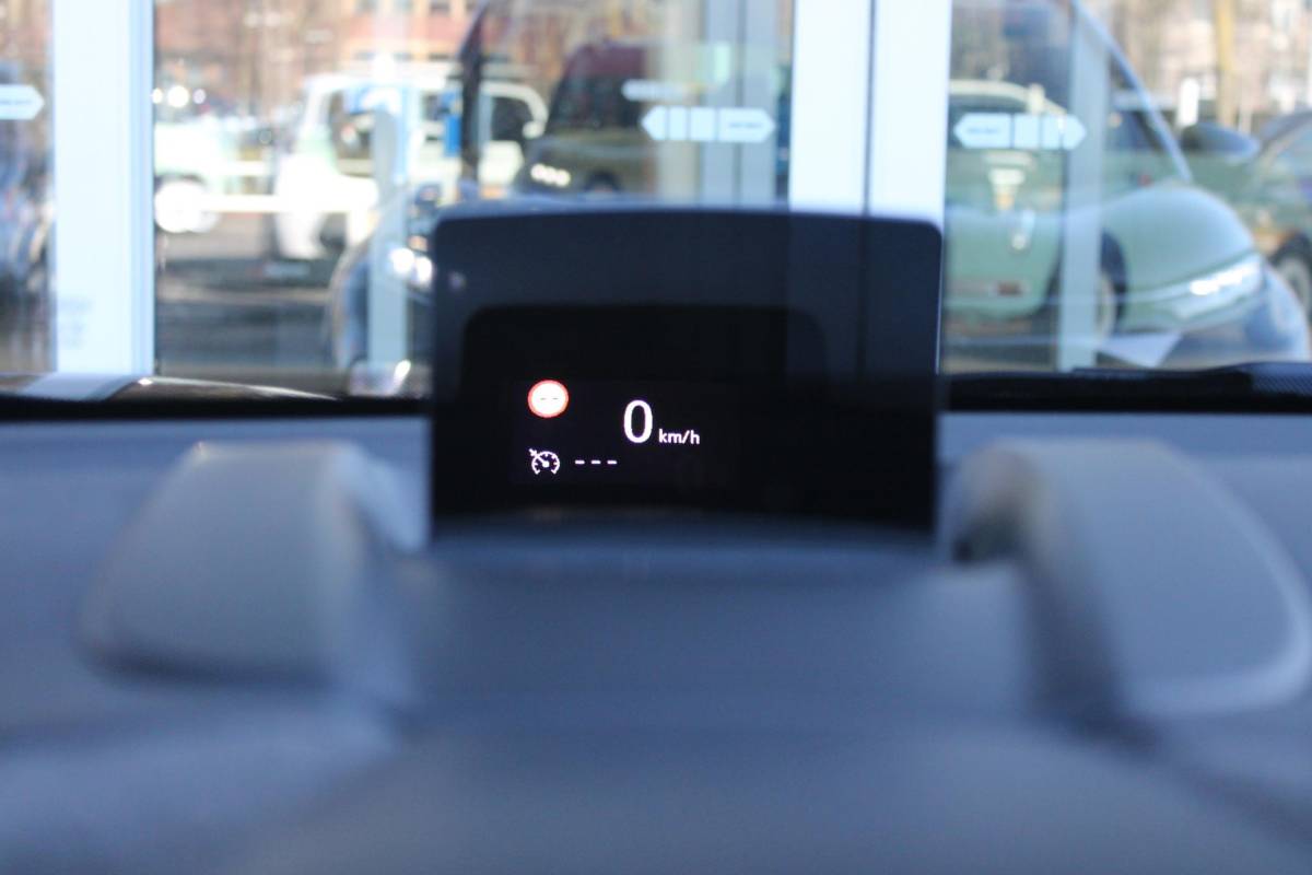 Citroën C3 Aircross Citroen C3 Aircross 1.2 130PK AUTOMAAT MAX | HEAD UP DISPLAY | STOEL VERWARMING | LICHTMETALEN VELGEN 16″ | KEYLESS ENTRY/START | PARKEERSENSOREN ACHTER | LED KOPLAMPEN | NAVIGATIE | APPLE CARPLAY/ANDROID AUTO | DAB+ RADIO | CLIMATE CONTROL | CRUISE CONTROL |