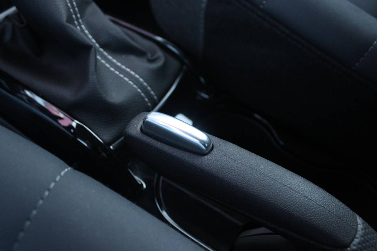 Citroën C3 Aircross Citroen C3 Aircross 1.2 130PK AUTOMAAT MAX | HEAD UP DISPLAY | STOEL VERWARMING | LICHTMETALEN VELGEN 16″ | KEYLESS ENTRY/START | PARKEERSENSOREN ACHTER | LED KOPLAMPEN | NAVIGATIE | APPLE CARPLAY/ANDROID AUTO | DAB+ RADIO | CLIMATE CONTROL | CRUISE CONTROL |