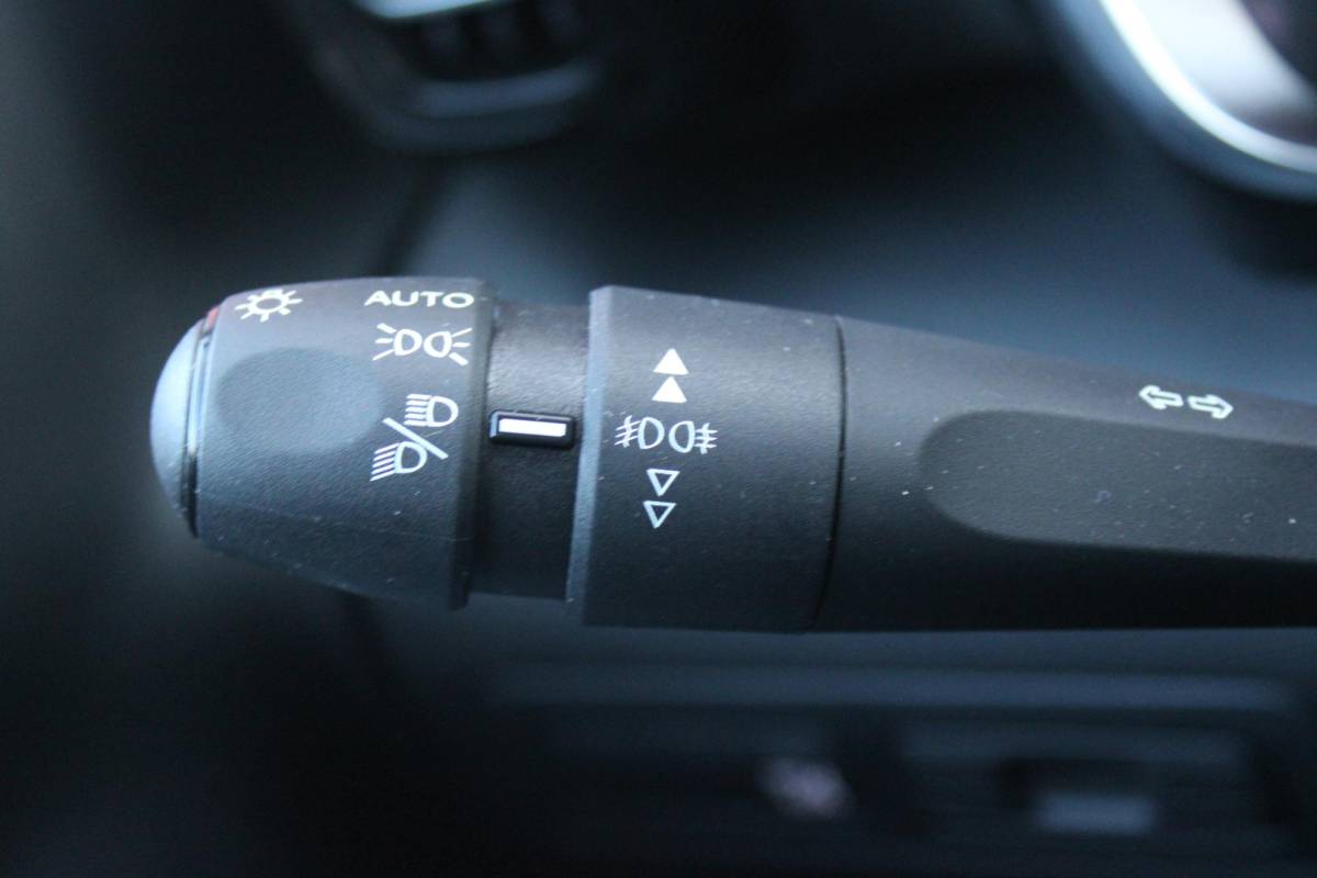 Citroën C3 Aircross Citroen C3 Aircross 1.2 130PK AUTOMAAT MAX | HEAD UP DISPLAY | STOEL VERWARMING | LICHTMETALEN VELGEN 16″ | KEYLESS ENTRY/START | PARKEERSENSOREN ACHTER | LED KOPLAMPEN | NAVIGATIE | APPLE CARPLAY/ANDROID AUTO | DAB+ RADIO | CLIMATE CONTROL | CRUISE CONTROL |