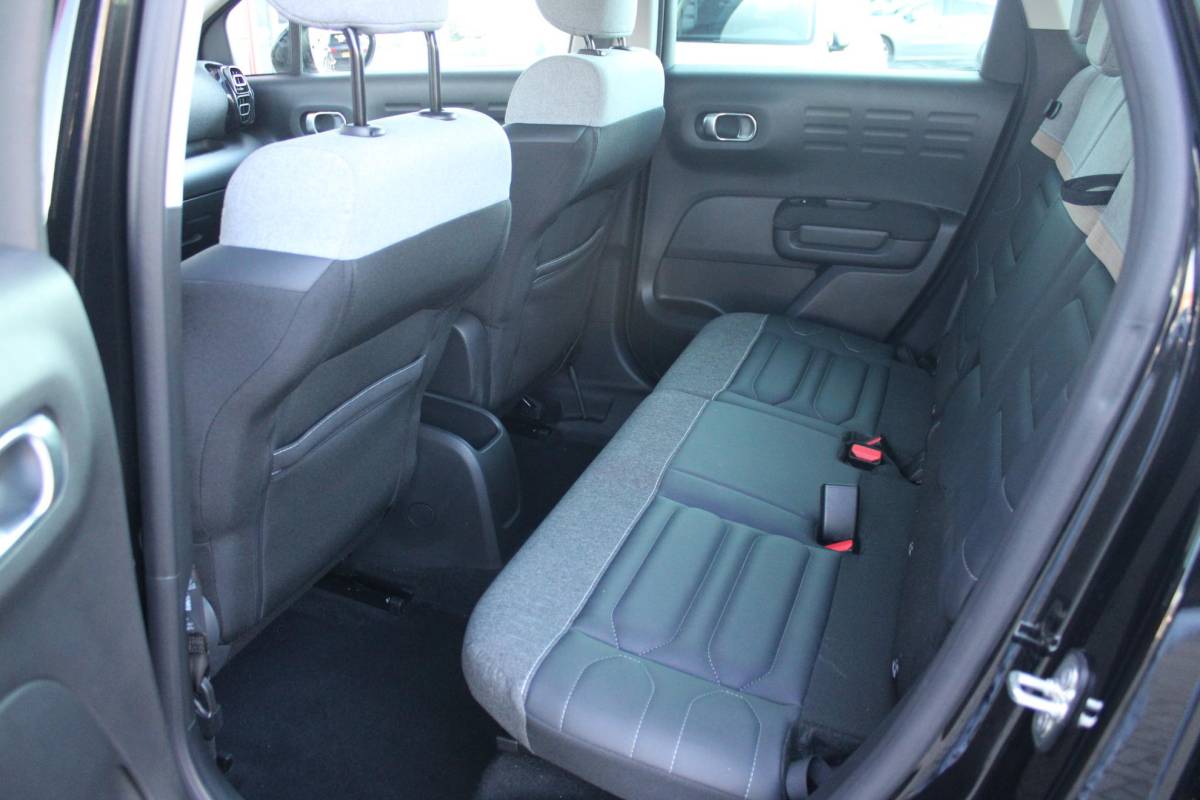 Citroën C3 Aircross Citroen C3 Aircross 1.2 130PK AUTOMAAT MAX | HEAD UP DISPLAY | STOEL VERWARMING | LICHTMETALEN VELGEN 16″ | KEYLESS ENTRY/START | PARKEERSENSOREN ACHTER | LED KOPLAMPEN | NAVIGATIE | APPLE CARPLAY/ANDROID AUTO | DAB+ RADIO | CLIMATE CONTROL | CRUISE CONTROL |