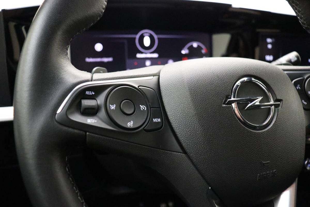 Opel Mokka Opel Mokka 1.2 Turbo GS 130 PK Automaat | Navigatie | Camera | Climate control | DAB Radio | Zwart dak | Getint glas | Lichtmetalen velgen Black