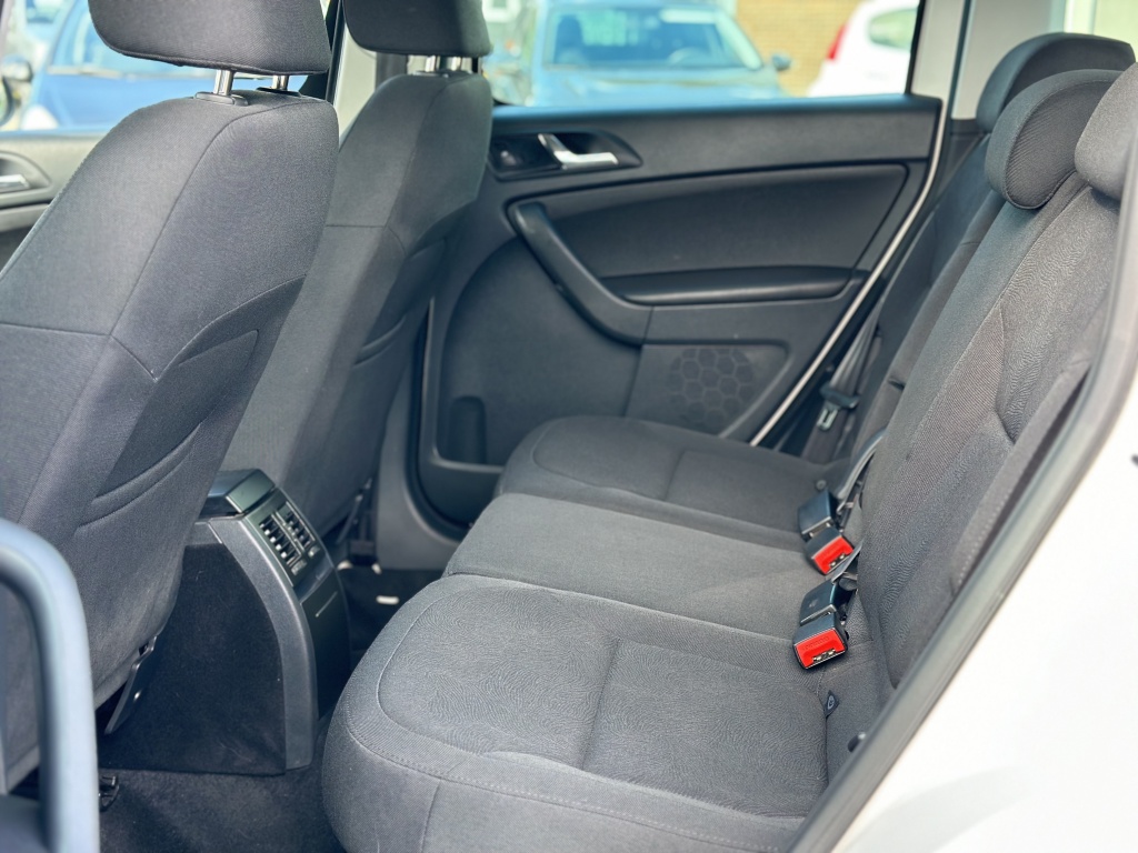 Škoda Yeti Skoda Yeti 1.2 TSI Automaat Facelift*Xenon *PDC V+A* Clima*Stoelvw*Hoge ins