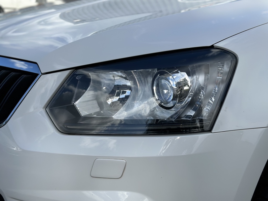 Škoda Yeti Skoda Yeti 1.2 TSI Automaat Facelift*Xenon *PDC V+A* Clima*Stoelvw*Hoge ins