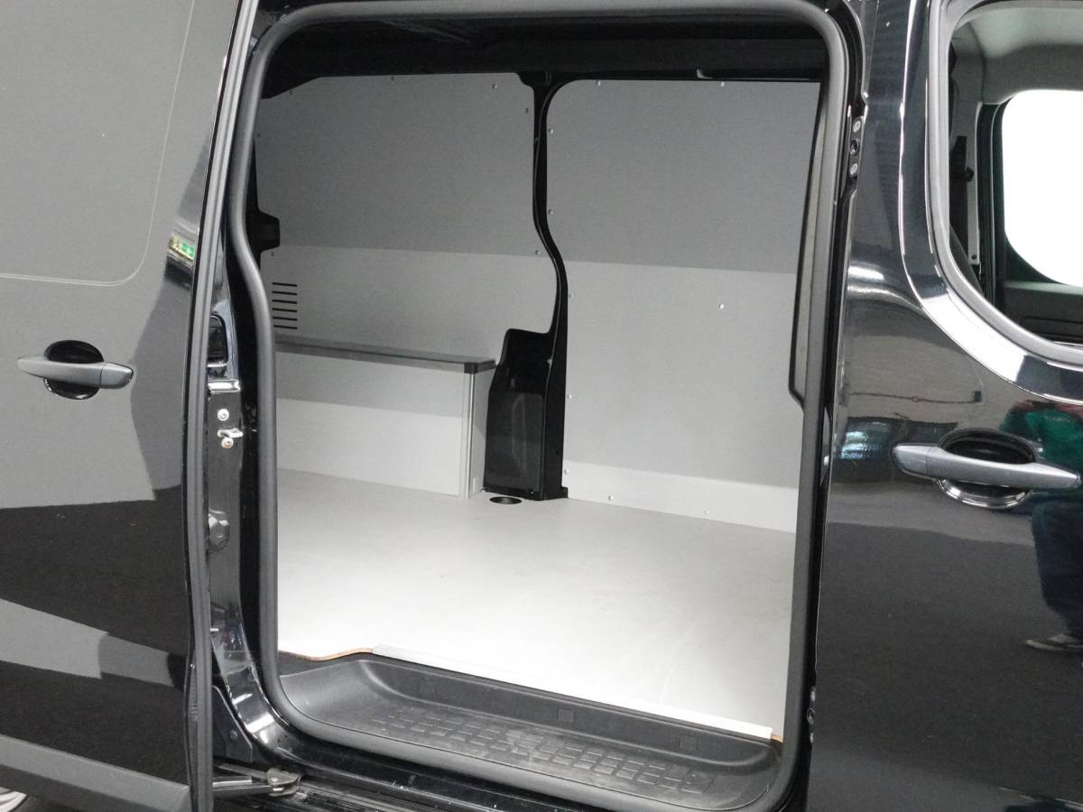 Opel Vivaro Opel Vivaro 2.0 CDTI 145 pk Automaat L2H1 Edition 3-zits Airco Navigatie Bluetooth Cruise Control Trekhaak