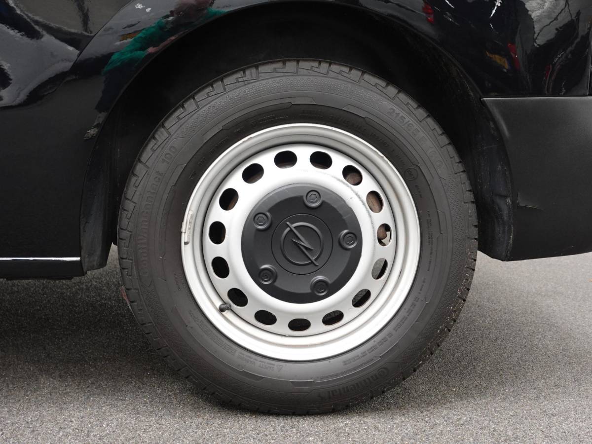 Opel Vivaro Opel Vivaro 2.0 CDTI 145 pk Automaat L2H1 Edition 3-zits Airco Navigatie Bluetooth Cruise Control Trekhaak