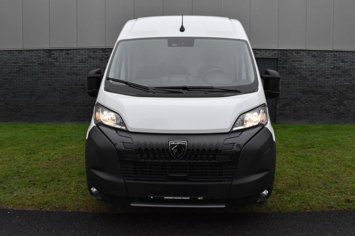 Peugeot Boxer Peugeot Boxer 2.2 BlueHDi 140 S&S L2H2 3.3t Euro 6 Nieuwe registratie 2024/ GEEN BPM/ L2H2/ achteruitrijcamera verzwaard verenpakket, pakket City plus