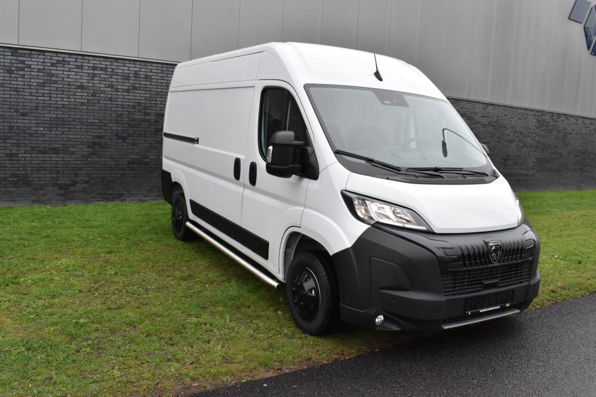 Peugeot Boxer Peugeot Boxer 2.2 BlueHDi 140 S&S L2H2 3.3t Euro 6 Nieuwe registratie 2024/ GEEN BPM/ L2H2/ achteruitrijcamera verzwaard verenpakket, pakket City plus