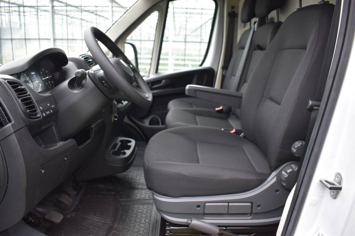 Peugeot Boxer Peugeot Boxer 2.2 BlueHDi 140 S&S L2H2 3.3t Euro 6 Nieuwe registratie 2024/ GEEN BPM/ L2H2/ achteruitrijcamera verzwaard verenpakket, pakket City plus
