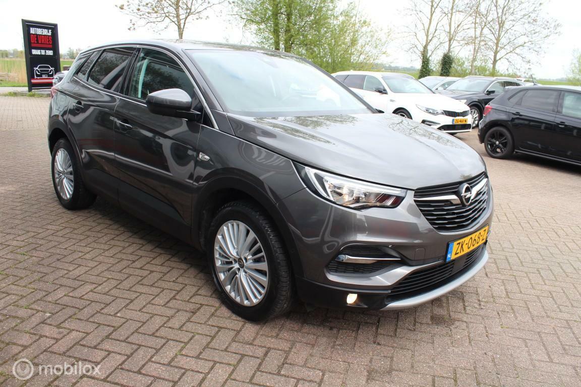 Opel Crossland X Opel Crossland X 1.2 Turbo 120 Jaar Edition AGR-Stoelen/AppleCarplay