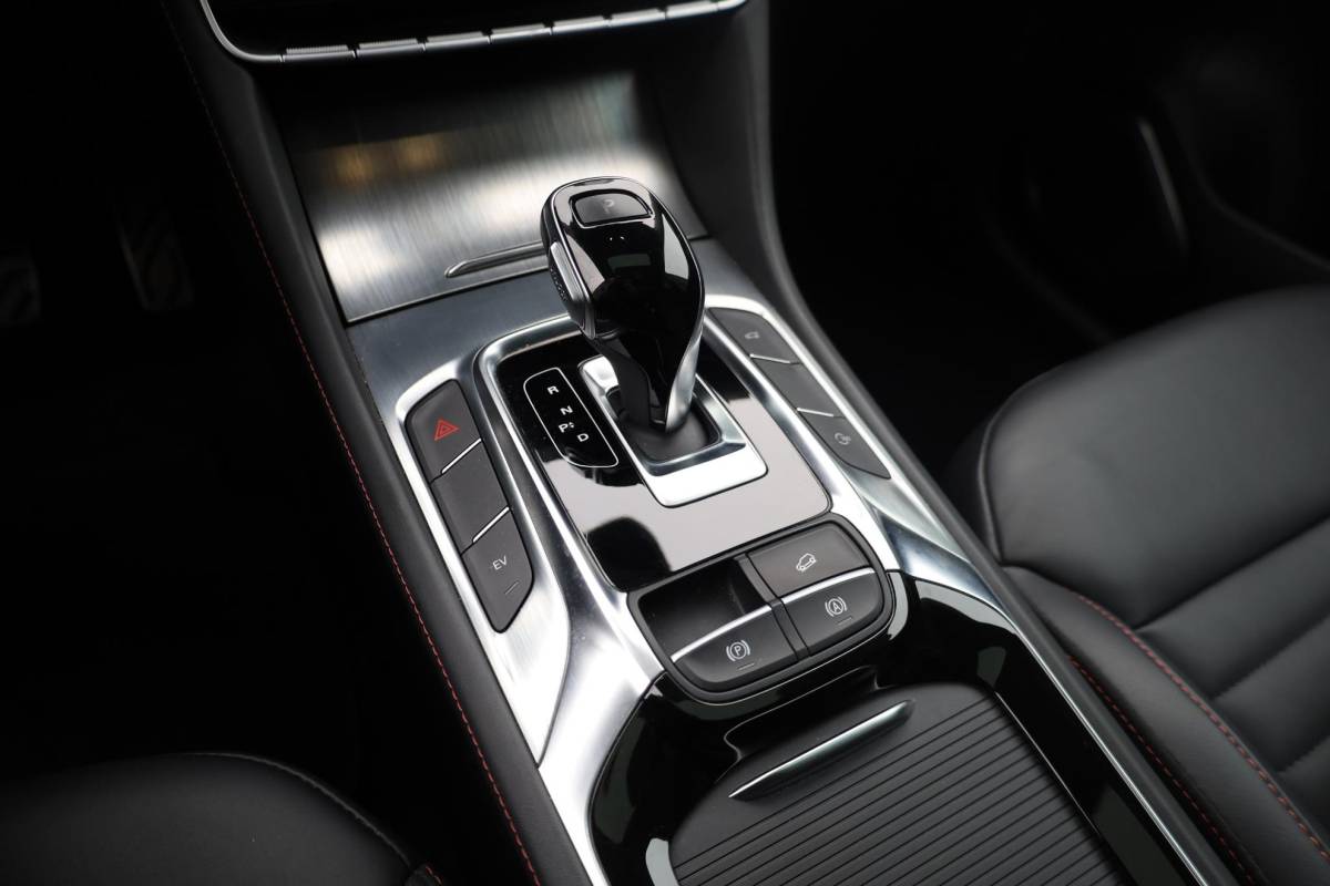 MG EHS MG EHS 1.5 TGDI Luxury PHEV Plug-in  LEER PANO 360-CAMERA DAB CARPLAY NAVI STOELVERWARMING SFEERVERLICHTING ACC 18″LMV 2xKEYLESS ELEK.ACHTERKLEP 2xPDC ENZ!