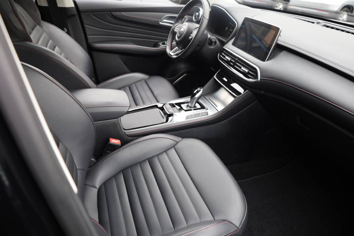 MG EHS MG EHS 1.5 TGDI Luxury PHEV Plug-in  LEER PANO 360-CAMERA DAB CARPLAY NAVI STOELVERWARMING SFEERVERLICHTING ACC 18″LMV 2xKEYLESS ELEK.ACHTERKLEP 2xPDC ENZ!