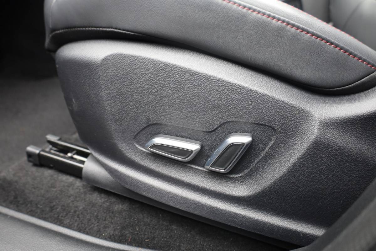 MG EHS MG EHS 1.5 TGDI Luxury PHEV Plug-in  LEER PANO 360-CAMERA DAB CARPLAY NAVI STOELVERWARMING SFEERVERLICHTING ACC 18″LMV 2xKEYLESS ELEK.ACHTERKLEP 2xPDC ENZ!