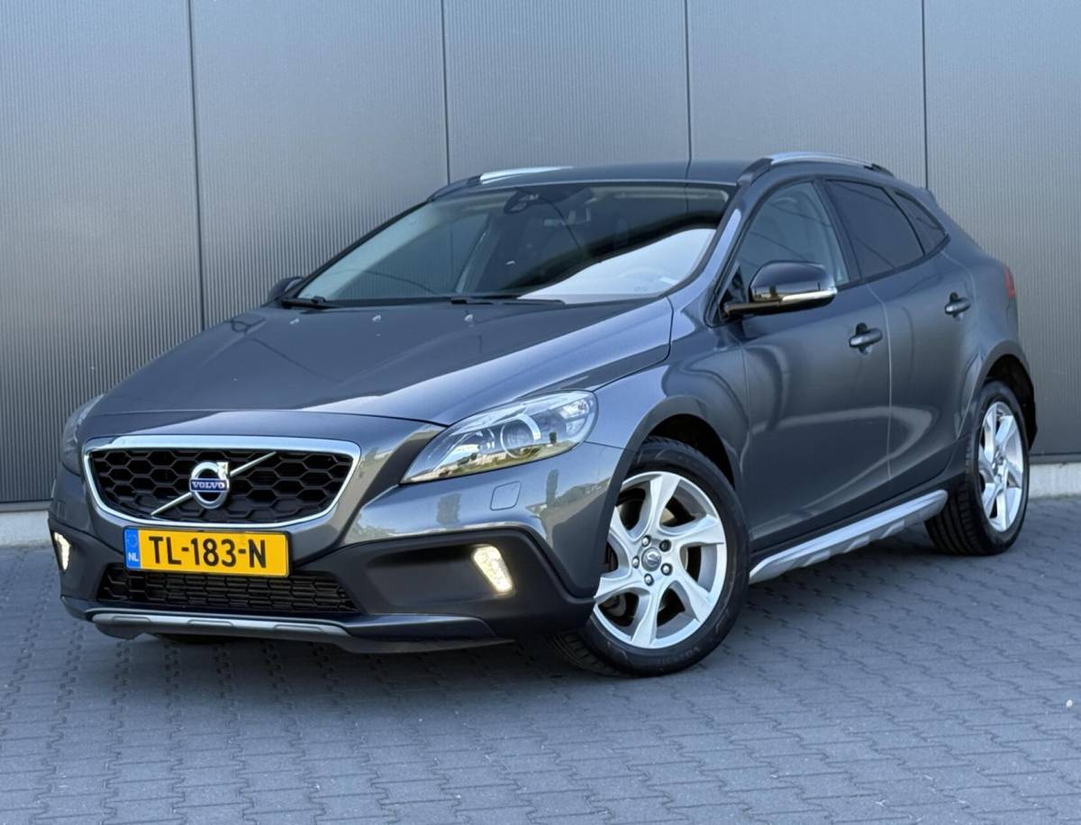 Volvo V40 Volvo V40 Cross Country 2.5 T5 AWD Summum Leder – Xenon – 5 Cilinder – Uniek