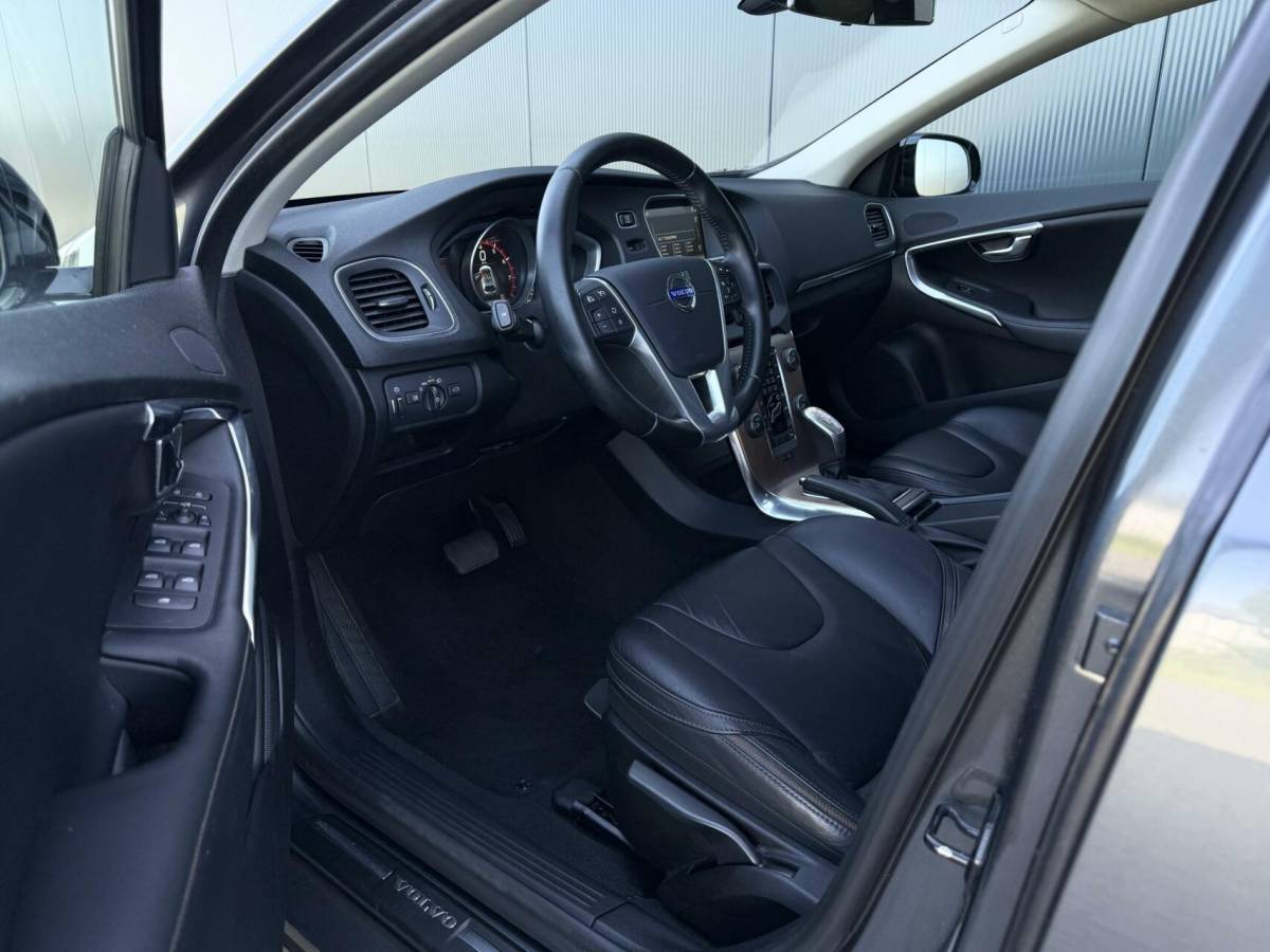 Volvo V40 Volvo V40 Cross Country 2.5 T5 AWD Summum Leder – Xenon – 5 Cilinder – Uniek