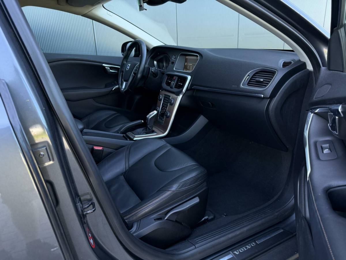 Volvo V40 Volvo V40 Cross Country 2.5 T5 AWD Summum Leder – Xenon – 5 Cilinder – Uniek