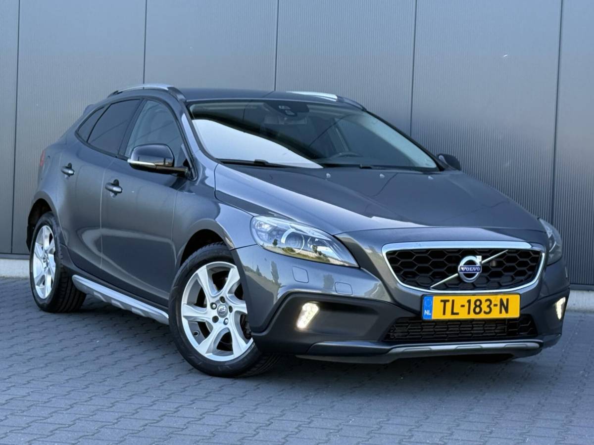 Volvo V40 Volvo V40 Cross Country 2.5 T5 AWD Summum Leder – Xenon – 5 Cilinder – Uniek