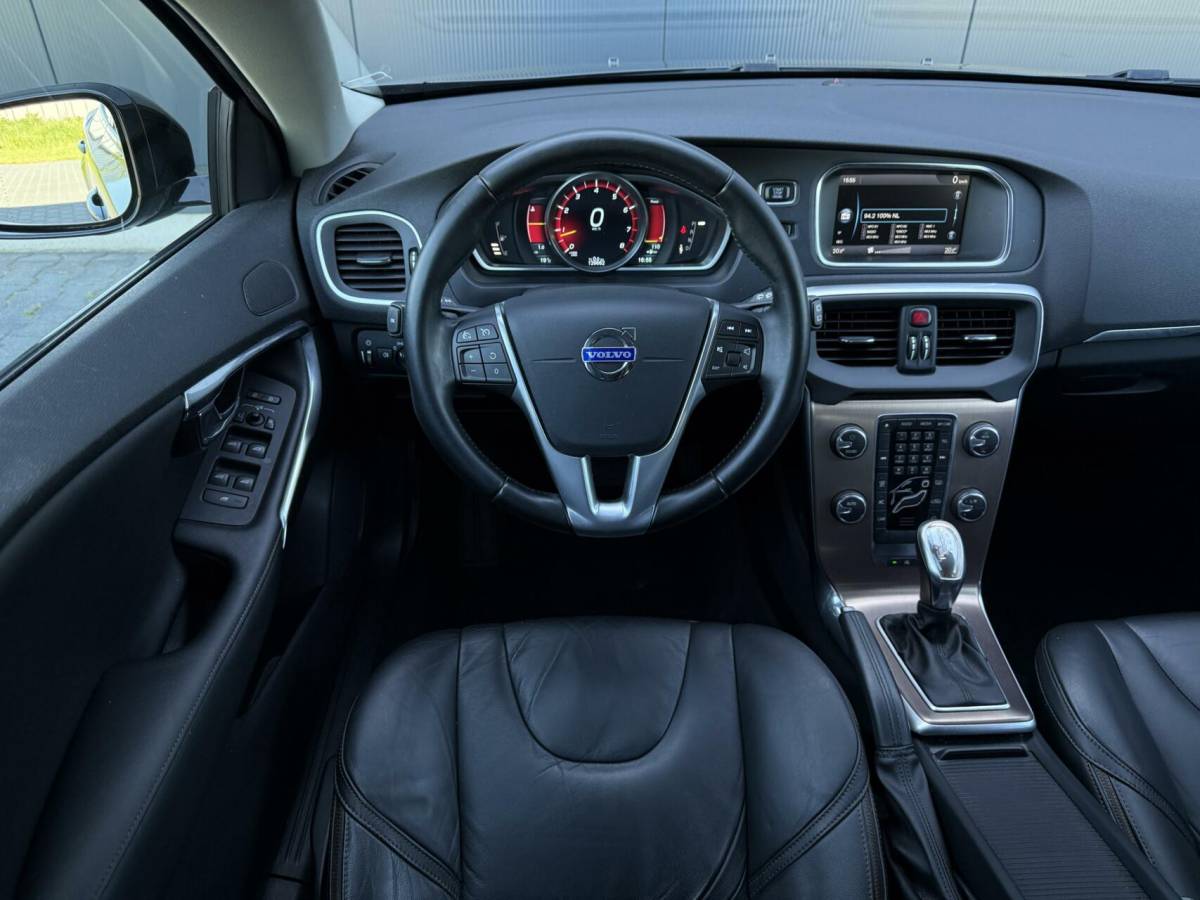 Volvo V40 Volvo V40 Cross Country 2.5 T5 AWD Summum Leder – Xenon – 5 Cilinder – Uniek