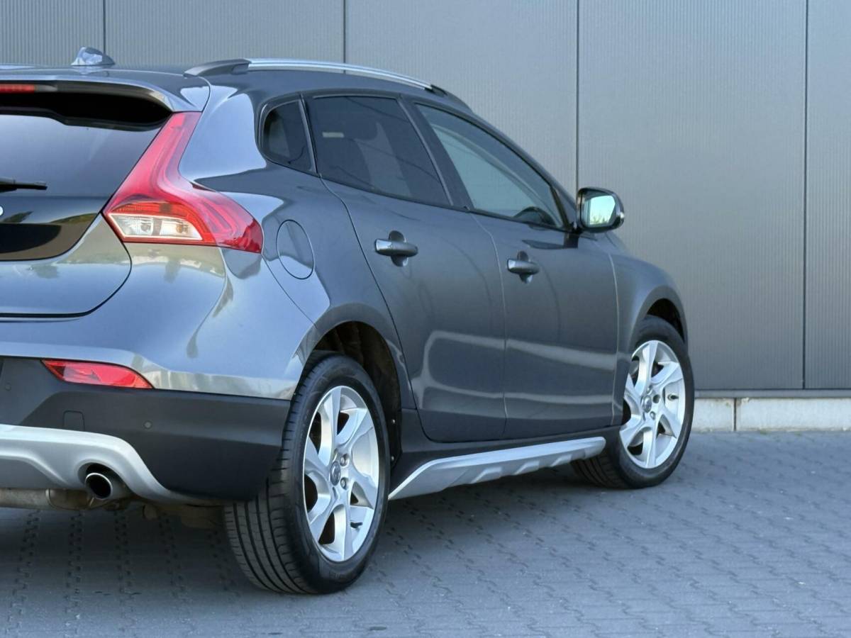 Volvo V40 Volvo V40 Cross Country 2.5 T5 AWD Summum Leder – Xenon – 5 Cilinder – Uniek