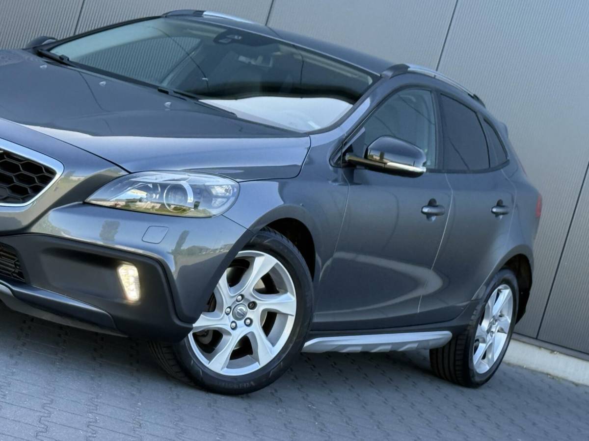 Volvo V40 Volvo V40 Cross Country 2.5 T5 AWD Summum Leder – Xenon – 5 Cilinder – Uniek