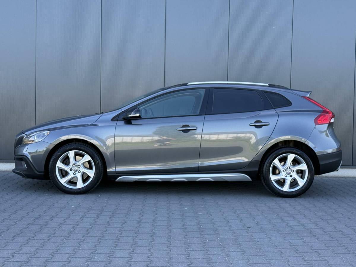 Volvo V40 Volvo V40 Cross Country 2.5 T5 AWD Summum Leder – Xenon – 5 Cilinder – Uniek
