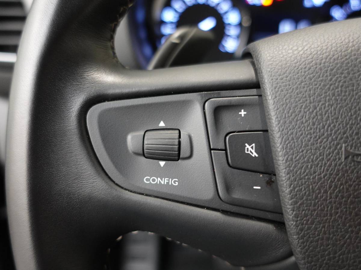 Opel Vivaro Opel Vivaro 2.0 BlueHDi 145PK L3 Automaat Navigatie Parkeersensoren Trekhaak Bluetooth