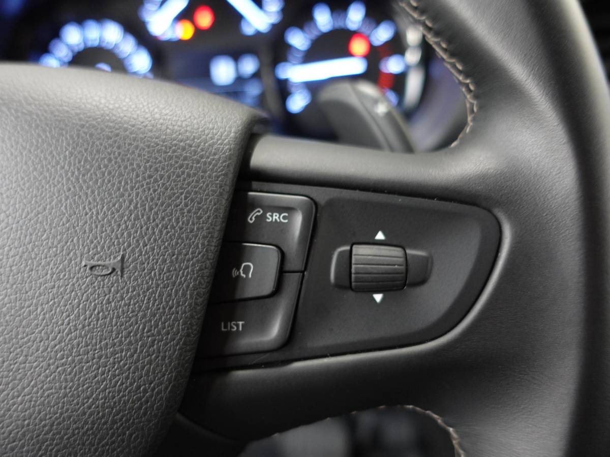 Opel Vivaro Opel Vivaro 2.0 BlueHDi 145PK L3 Automaat Navigatie Parkeersensoren Trekhaak Bluetooth