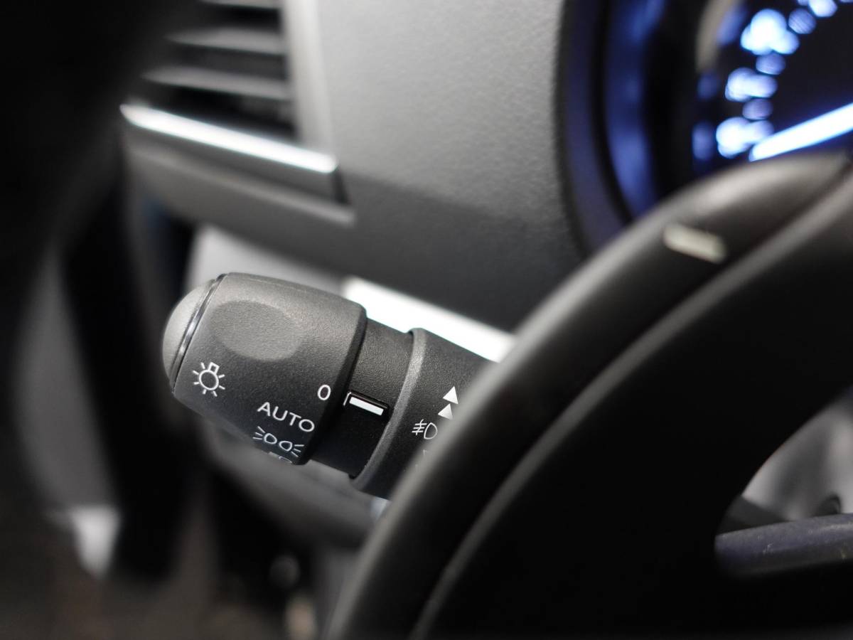 Opel Vivaro Opel Vivaro 2.0 BlueHDi 145PK L3 Automaat Navigatie Parkeersensoren Trekhaak Bluetooth