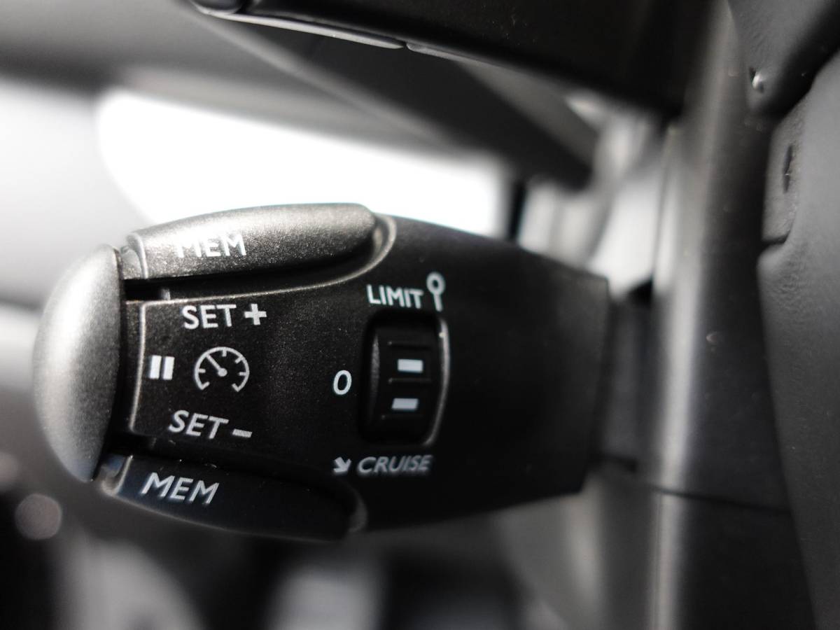 Opel Vivaro Opel Vivaro 2.0 BlueHDi 145PK L3 Automaat Navigatie Parkeersensoren Trekhaak Bluetooth