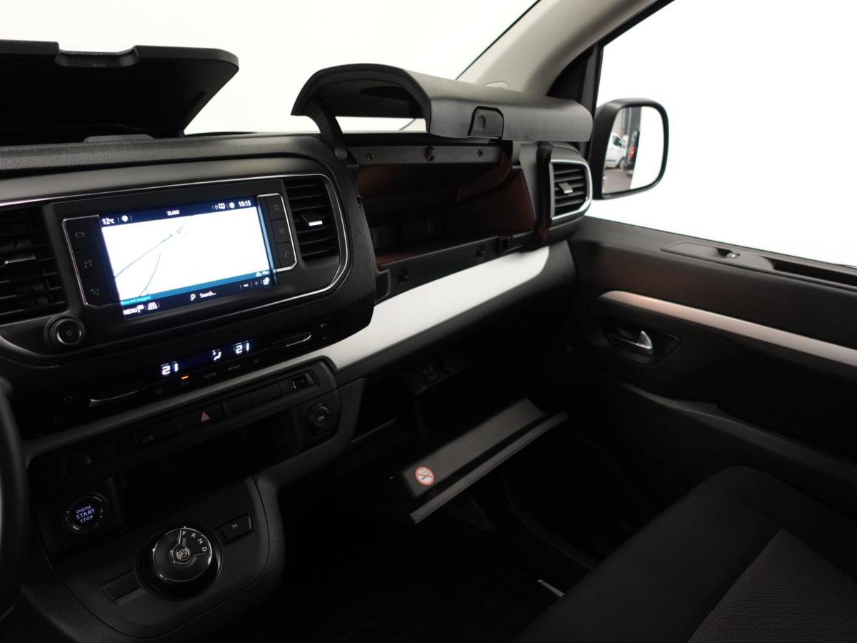 Opel Vivaro Opel Vivaro 2.0 BlueHDi 145PK L3 Automaat Navigatie Parkeersensoren Trekhaak Bluetooth