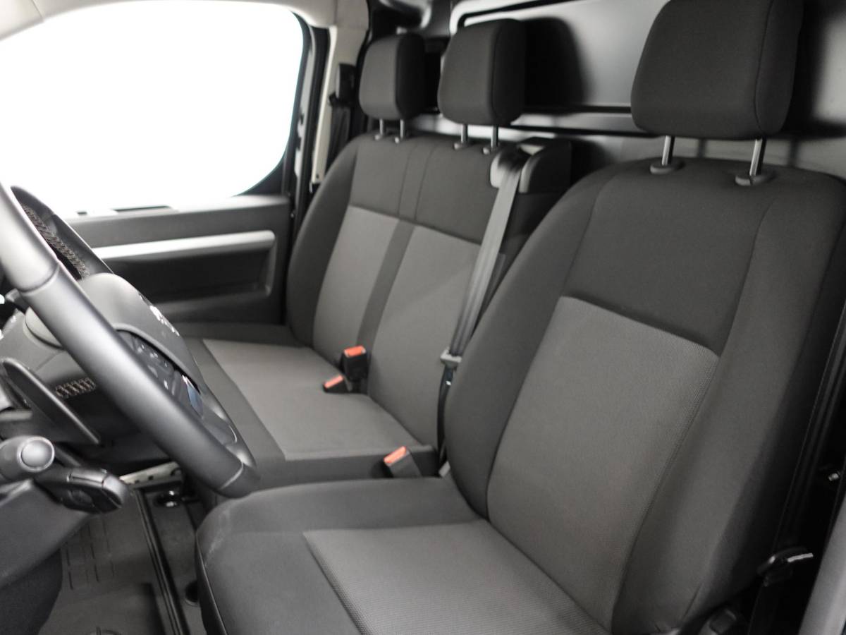 Opel Vivaro Opel Vivaro 2.0 BlueHDi 145PK L3 Automaat Navigatie Parkeersensoren Trekhaak Bluetooth