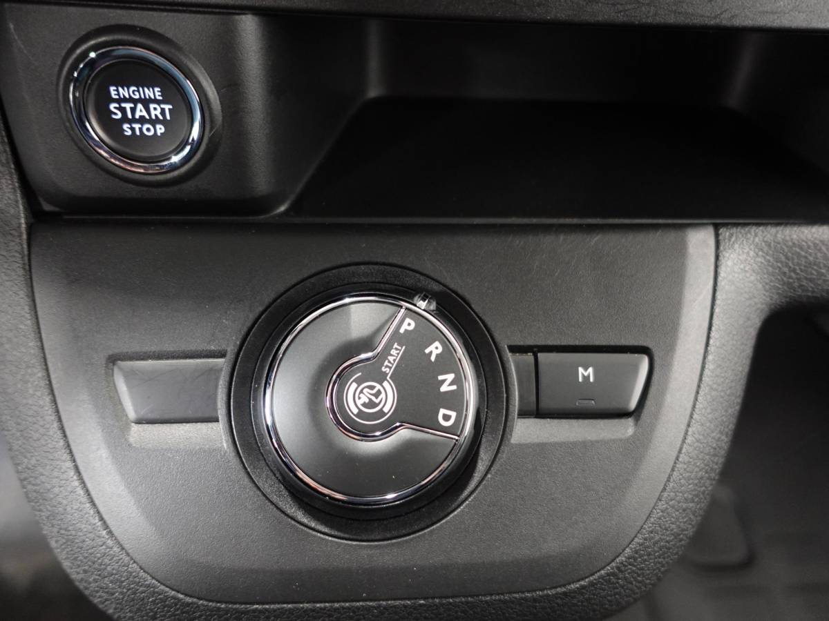 Opel Vivaro Opel Vivaro 2.0 BlueHDi 145PK L3 Automaat Navigatie Parkeersensoren Trekhaak Bluetooth