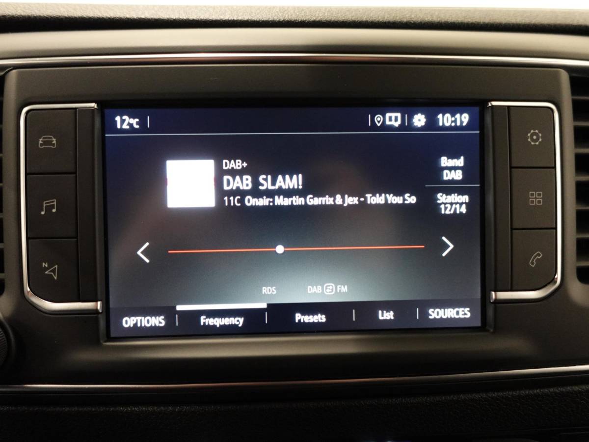 Opel Vivaro Opel Vivaro 2.0 BlueHDi 145PK L3 Automaat Navigatie Parkeersensoren Trekhaak Bluetooth