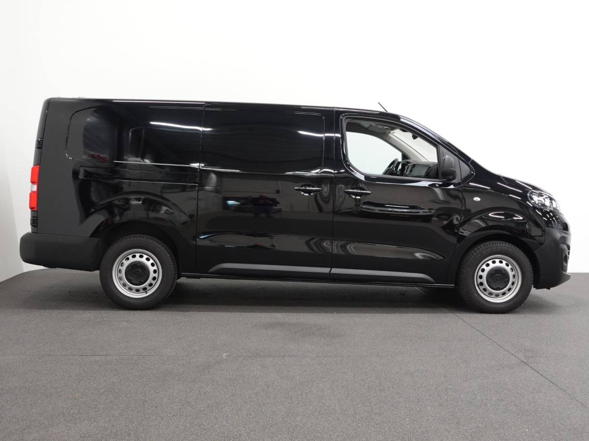 Opel Vivaro Opel Vivaro 2.0 BlueHDi 145PK L3 Automaat Navigatie Parkeersensoren Trekhaak Bluetooth