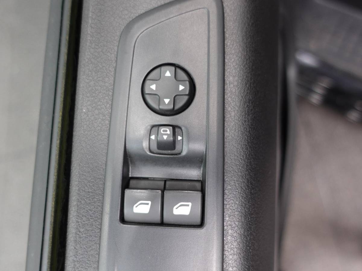 Opel Vivaro Opel Vivaro 2.0 BlueHDi 145PK L3 Automaat Navigatie Parkeersensoren Trekhaak Bluetooth