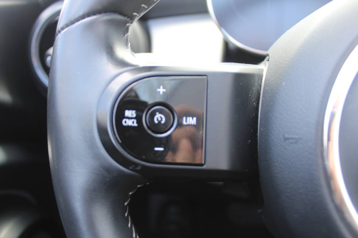 MINI Cooper Cabrio MINI Cabrio 1.5 Cooper Rockingham GT Edition Stuur – en stoelverwarming l Head-up display l Lendesteun verstelbaar l Premium pakket l Keyless entry VDL auto