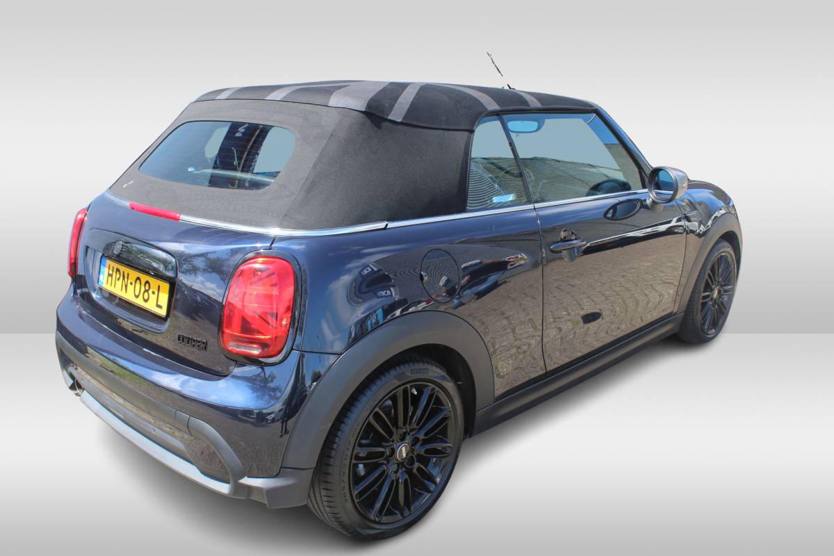 MINI Cooper Cabrio MINI Cabrio 1.5 Cooper Rockingham GT Edition Stuur – en stoelverwarming l Head-up display l Lendesteun verstelbaar l Premium pakket l Keyless entry VDL auto