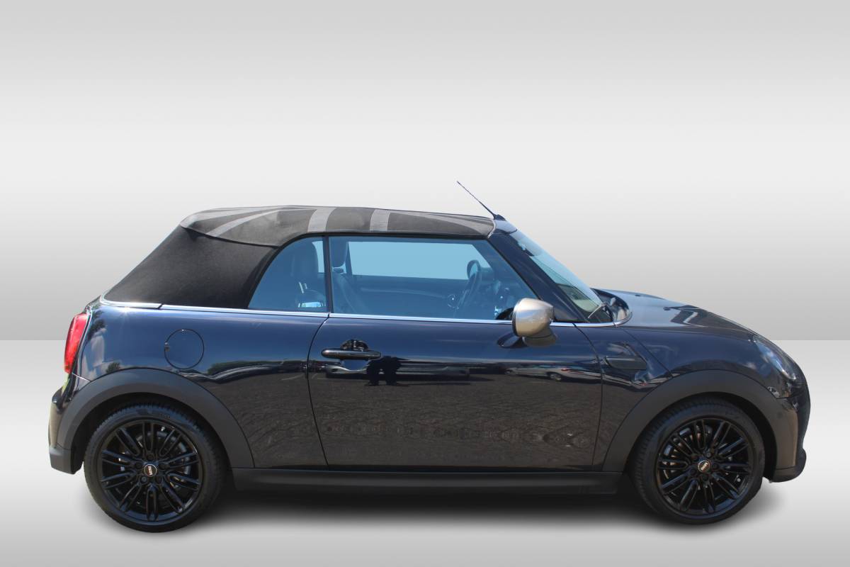 MINI Cooper Cabrio MINI Cabrio 1.5 Cooper Rockingham GT Edition Stuur – en stoelverwarming l Head-up display l Lendesteun verstelbaar l Premium pakket l Keyless entry VDL auto