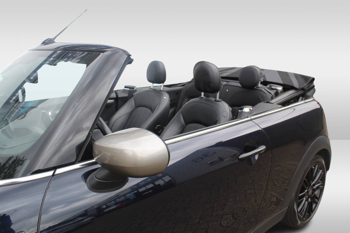 MINI Cooper Cabrio MINI Cabrio 1.5 Cooper Rockingham GT Edition Stuur – en stoelverwarming l Head-up display l Lendesteun verstelbaar l Premium pakket l Keyless entry VDL auto