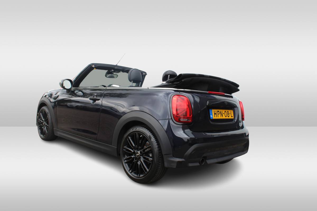 MINI Cooper Cabrio MINI Cabrio 1.5 Cooper Rockingham GT Edition Stuur – en stoelverwarming l Head-up display l Lendesteun verstelbaar l Premium pakket l Keyless entry VDL auto