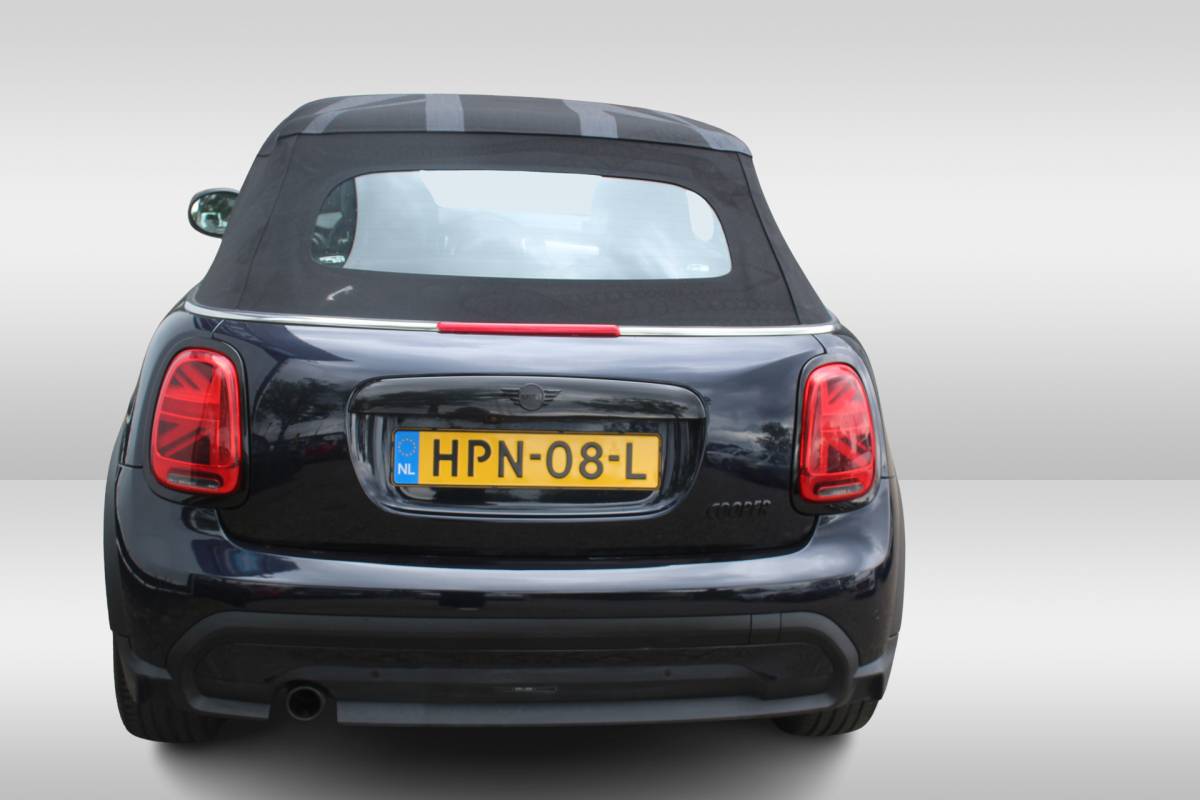 MINI Cooper Cabrio MINI Cabrio 1.5 Cooper Rockingham GT Edition Stuur – en stoelverwarming l Head-up display l Lendesteun verstelbaar l Premium pakket l Keyless entry VDL auto