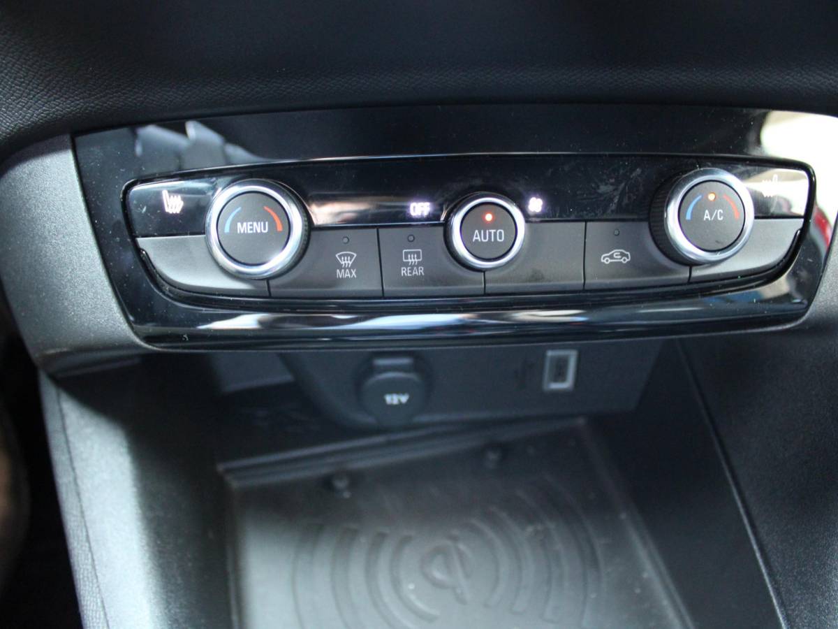 Opel Corsa Opel Corsa 1.2 Turbo Hybrid GS AUTOMAAT | NAVIGATIE | CARPLAY | ACHTERUITRIJCAMERA MET SENSOREN |