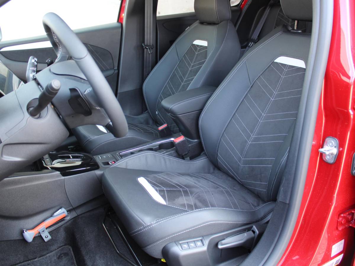 Opel Corsa Opel Corsa 1.2 Turbo Hybrid GS AUTOMAAT | NAVIGATIE | CARPLAY | ACHTERUITRIJCAMERA MET SENSOREN |