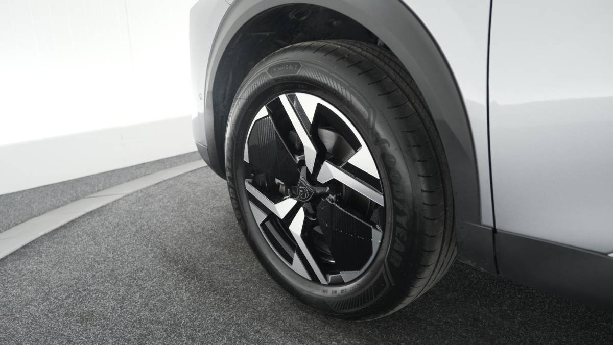 Peugeot 2008 Peugeot 2008 PureTech 130 EAT8 GT | 360 Camera | Adaptieve Cruise Control | Dodehoekdetectie | Apple Carplay