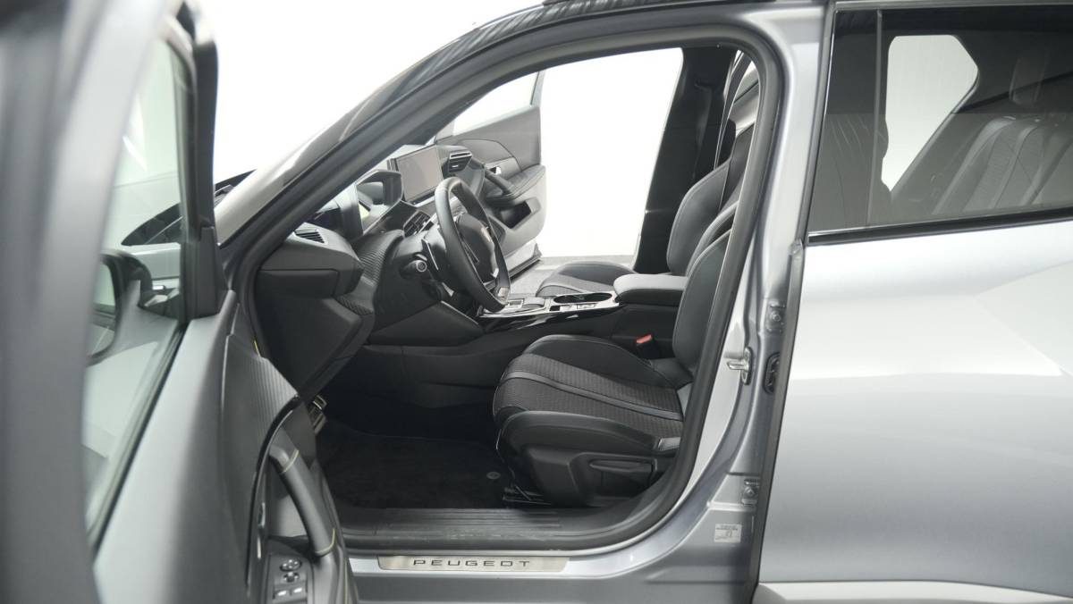 Peugeot 2008 Peugeot 2008 PureTech 130 EAT8 GT | 360 Camera | Adaptieve Cruise Control | Dodehoekdetectie | Apple Carplay