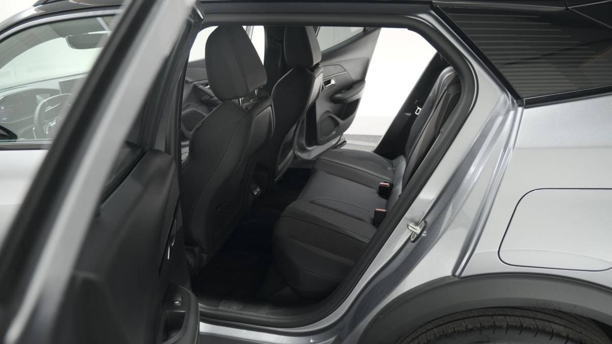 Peugeot 2008 Peugeot 2008 PureTech 130 EAT8 GT | 360 Camera | Adaptieve Cruise Control | Dodehoekdetectie | Apple Carplay
