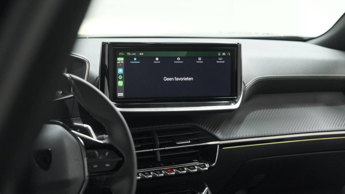 Peugeot 2008 Peugeot 2008 PureTech 130 EAT8 GT | 360 Camera | Adaptieve Cruise Control | Dodehoekdetectie | Apple Carplay